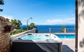 Lovely Home In Prigradica With Jacuzzi